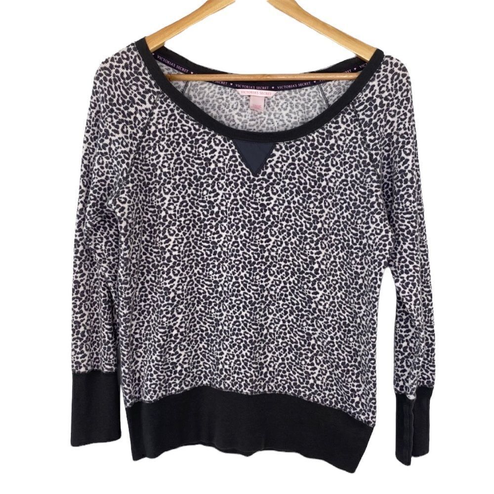 Victoria’s Secret gray leopard print thermal top size medium